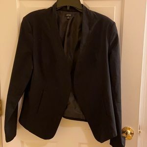 A black long sleeve blazer